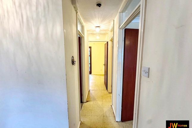 Powis Close, Grove Park Blackwood photo 3