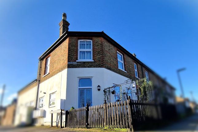 Thumbnail Terraced house for sale in Chesterfield Road, Ashford