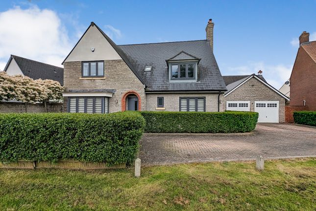 4-bed house on 6, Betony Close, Wotton-Under-Edge, £795,000