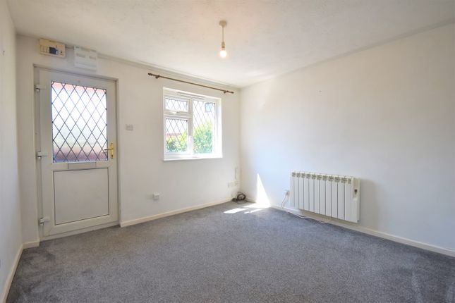 15, Stroudley Avenue, Drayton, Portsmouth photo 2