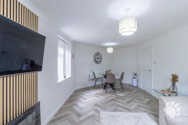 15, Canon Court, Basildon photo 3