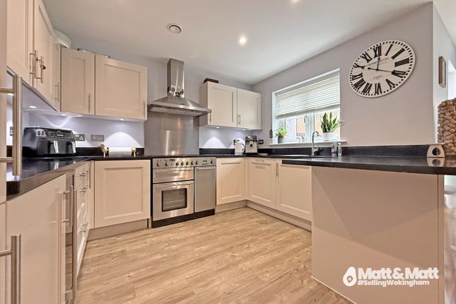 11 Wheeler Avenue, Wokingham, Berkshire photo 3