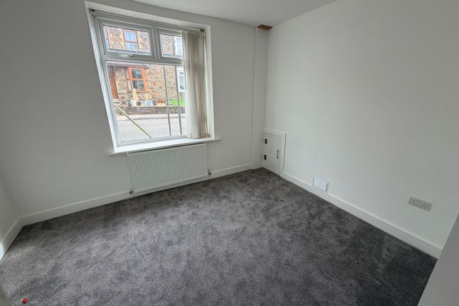 185 Oxford Street, Bridgend photo 2