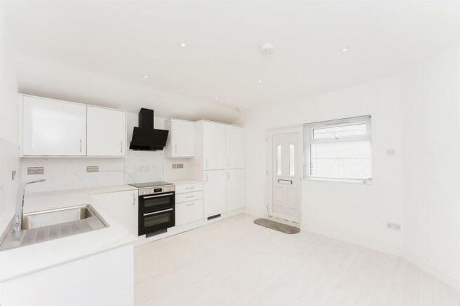 Maisonette to rent in Banks Road, West Kirby, Wirral