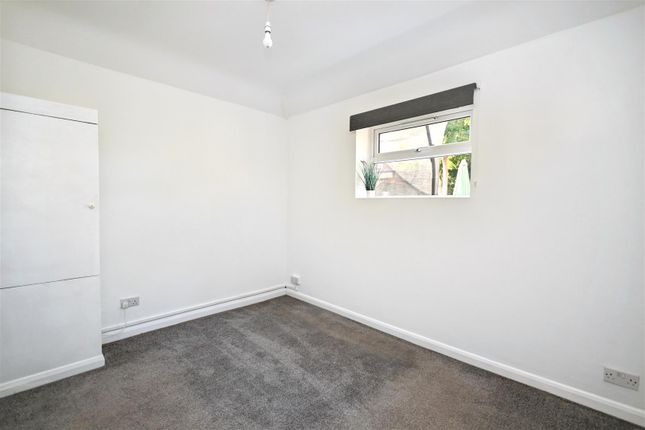 Flat 1, 8, Old Orchard Road, Eastbourne photo 2