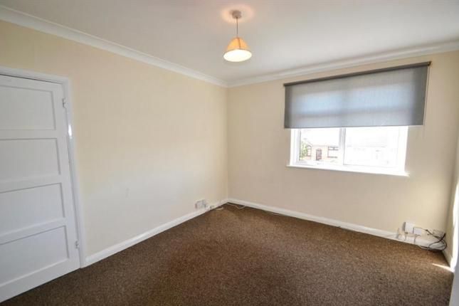 390, Whalebone Lane South, Chadwell Heath photo 5