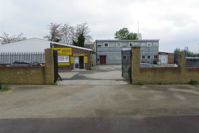 Thumbnail Commercial property to let in Burch Road, Northfleet, Gravesend