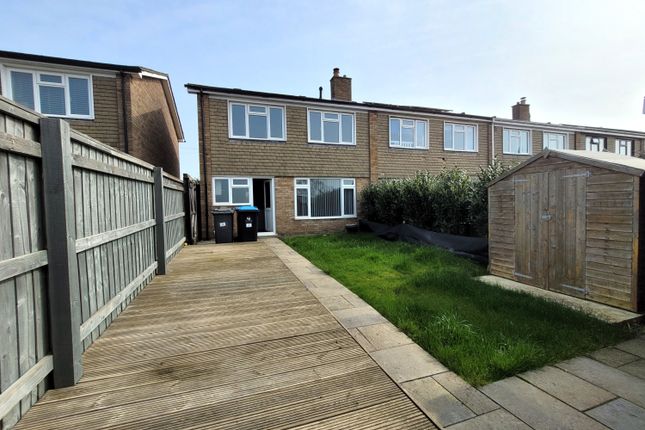 4, Chandler Close, Bampton photo 3