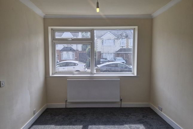 24, Heathcote Grove, Chingford photo 5