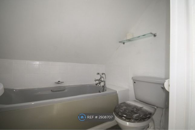 Whitlelands Road, High Wycombe photo 4