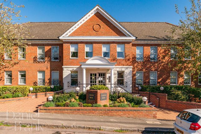 1-bed flat on 47 Carlton House, Algers Road, Loughton, £225,000