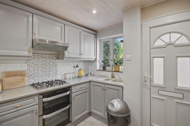 32 Sherbourne Avenue, Chesterfield photo 4