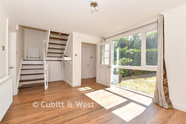 6, Dover Court, Cranleigh photo 4