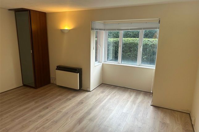 163, Mead Avenue, Berkshire photo 4