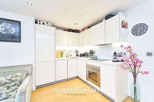 13 Landmark House, Loughton photo 3