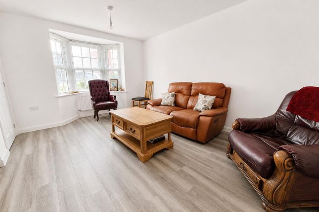 27, Edith Avenue, Bedford photo 2