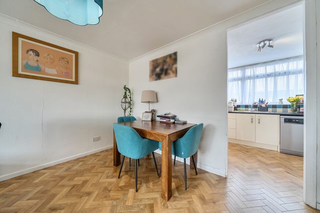13, Cadogan Avenue, Kent photo 4