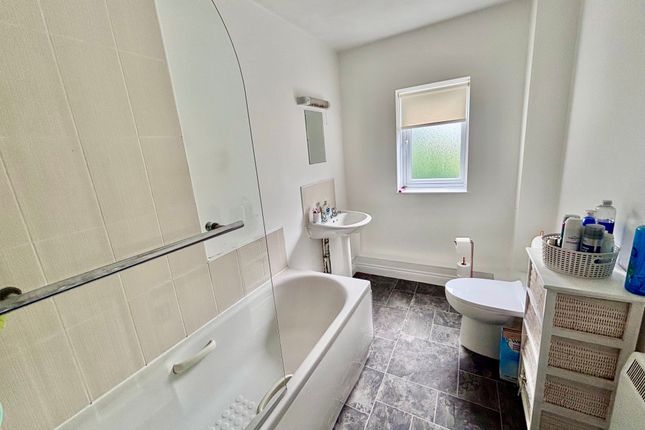 Apt 8, Middlesbrough photo 5
