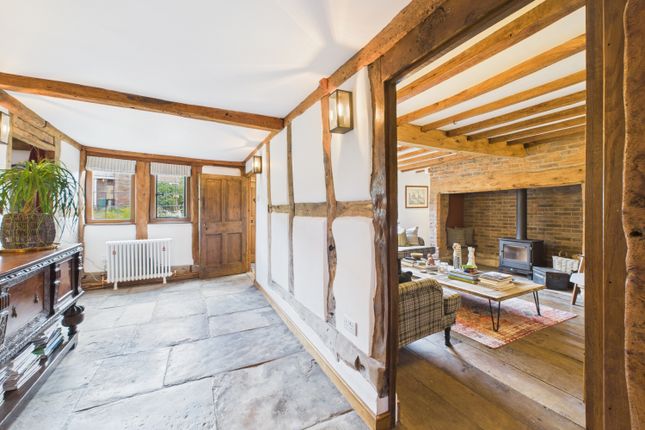 Cam01791G0-Pr0189-Still021