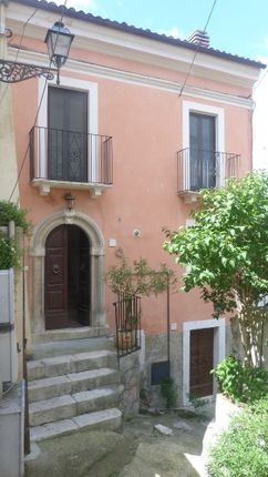 Town house for sale in Bugnara, L\'aquila, Abruzzo