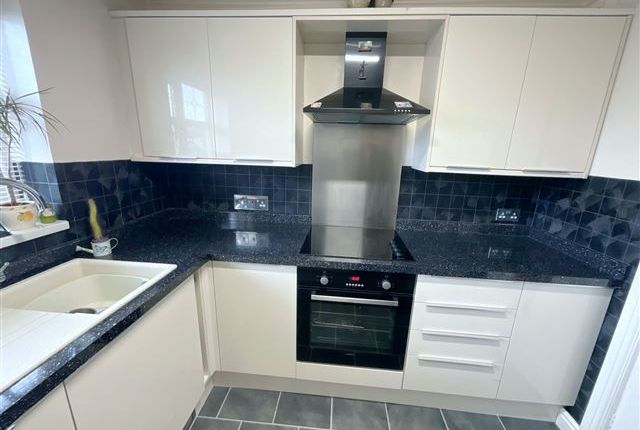 12, Nether Oak Close Sothall, Sheffield photo 4