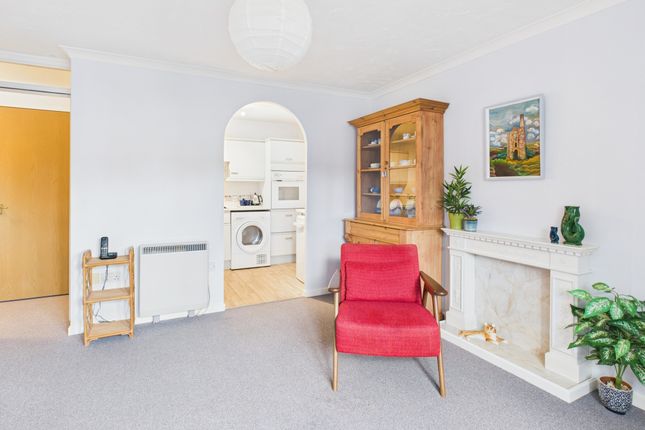 12 Burling Court, Cambridge photo 4
