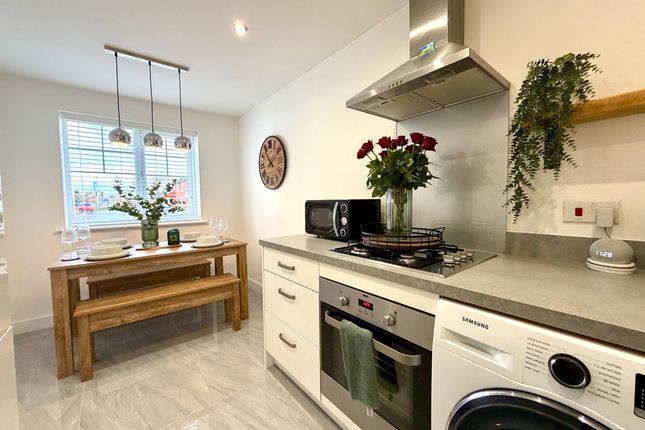 13 Blue Lake Close, Ebbw Vale photo 3