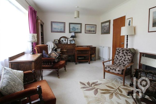 104, Cliff Gardens, Sheerness photo 4