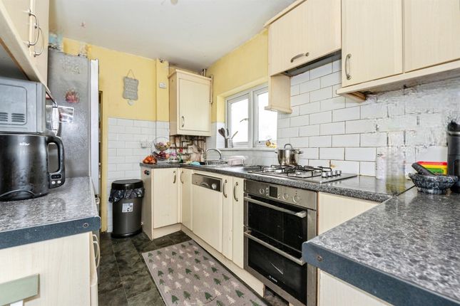 70, Elm Road, Grays photo 4
