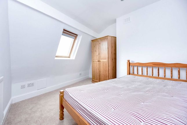 Flat 5, 92, Balham High Road, London photo 3