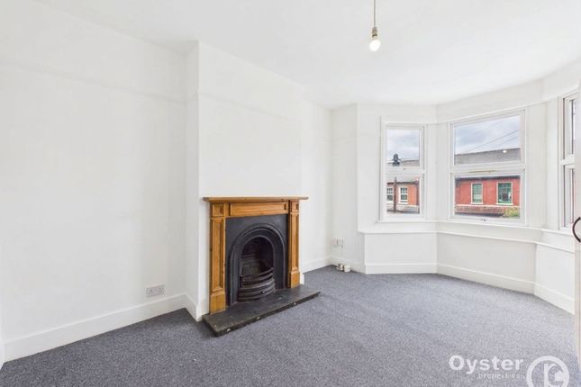 35 Terront Road, London photo 2