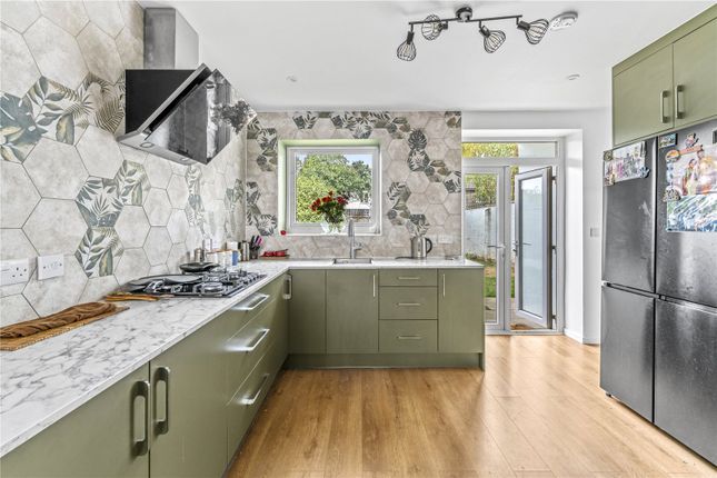 10, Pentland Avenue, Shepperton photo 5
