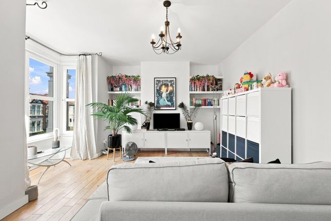 First Floor, 14a, Oak Hall Road, Wanstead photo 4