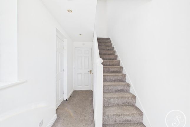 18, Birch Avenue, Leeds photo 5