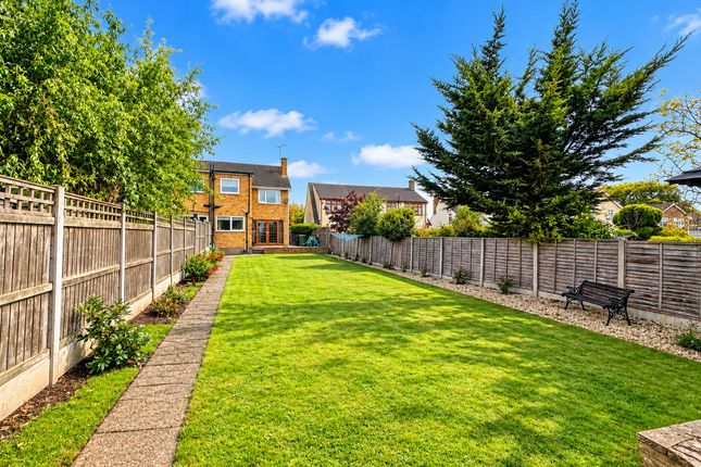 Plumberow Avenue, Hockley photo 2