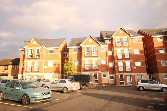 Thumbnail Flat for sale in St Michaels Close