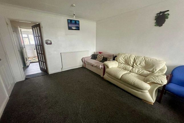 51, SAGECROFT ROAD, THATCHAM photo 3