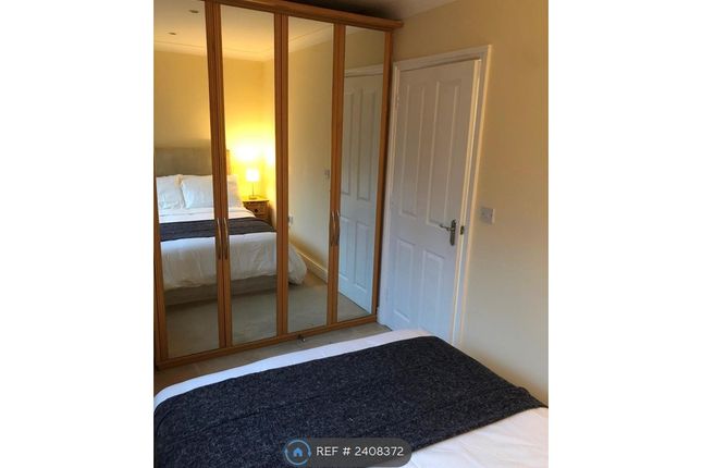 Flat, Beverley Gate House West Hill, London photo 4