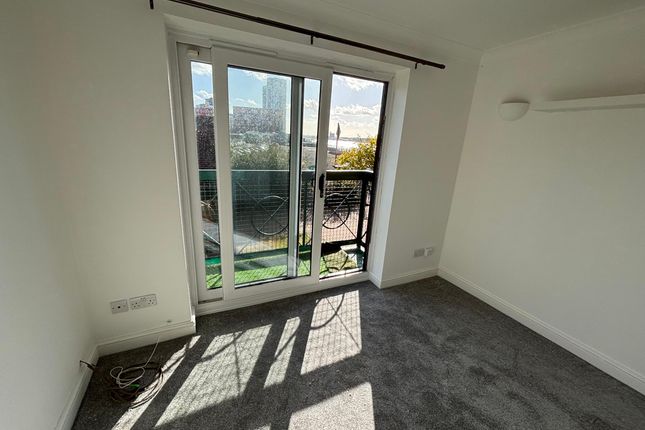 Flat 14, Spitfire Court, Southampton photo 5