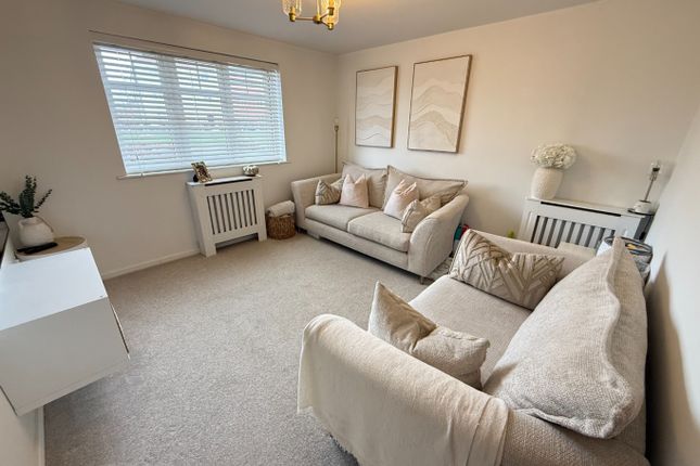 5, Harebell Gardens, Dunstable photo 2