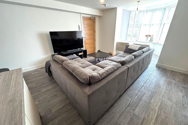 1 Russell House, Bakers Way, Wolverhampton photo 3
