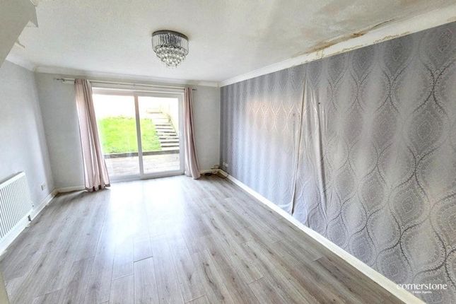 113, Aveling Close, Purley photo 2