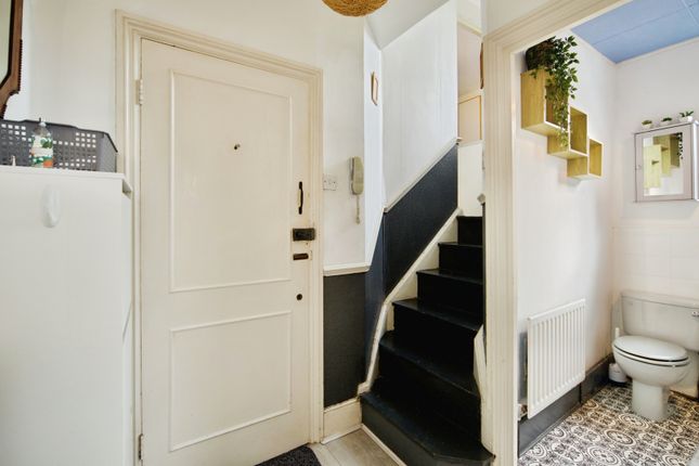 267a,, Green Lanes, London photo 4
