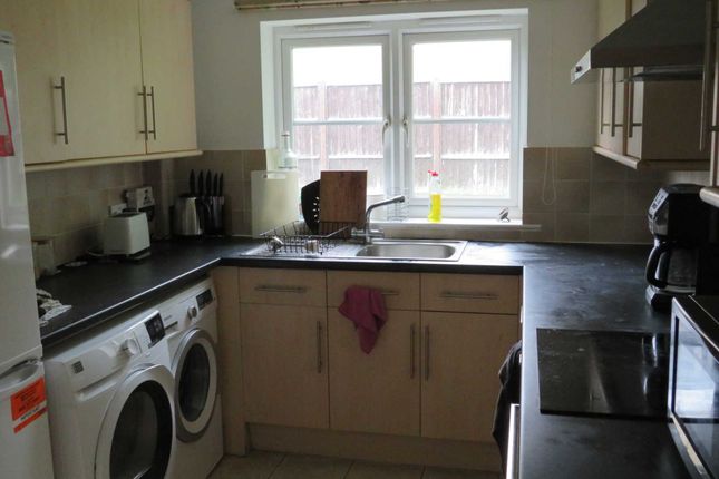 Link-detached house to rent in Ely Close, Hatfield