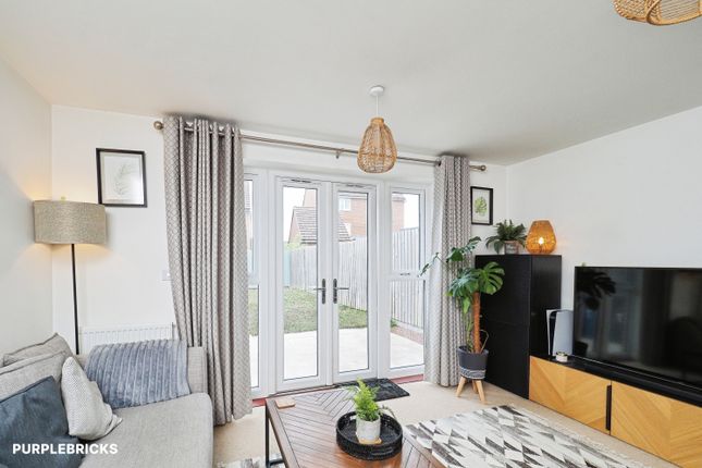 7, Willow Road, Cotgrave, Nottingham photo 3