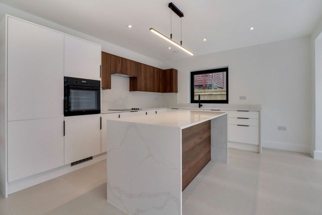 16a Stevens Lane, Esher photo 2