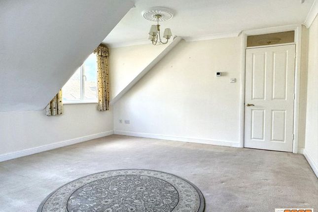Flat 75 The Gatehouse Apartments, 354 Sea Front, Hayling Island photo 3