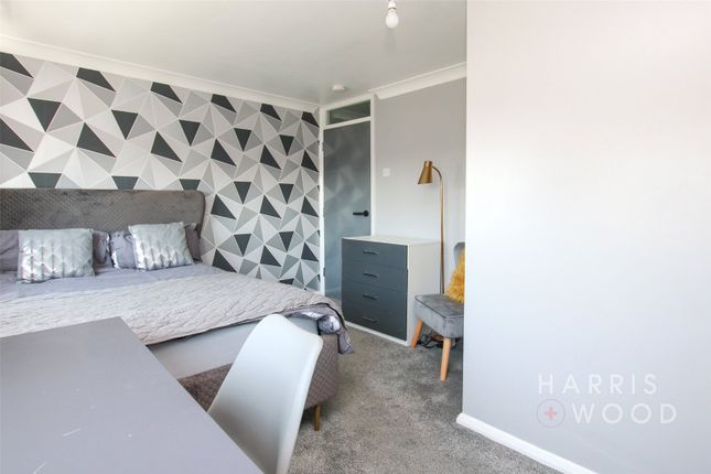 Room 2, 8 St. Edmonds Court,, Harwich Road, Essex photo 3
