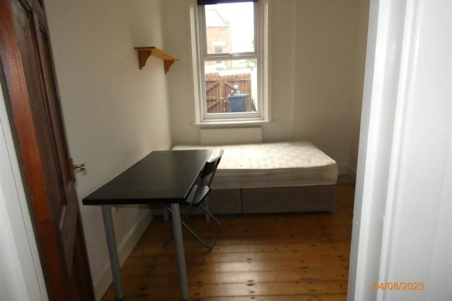 33, Fifth Avenue, Heaton photo 2