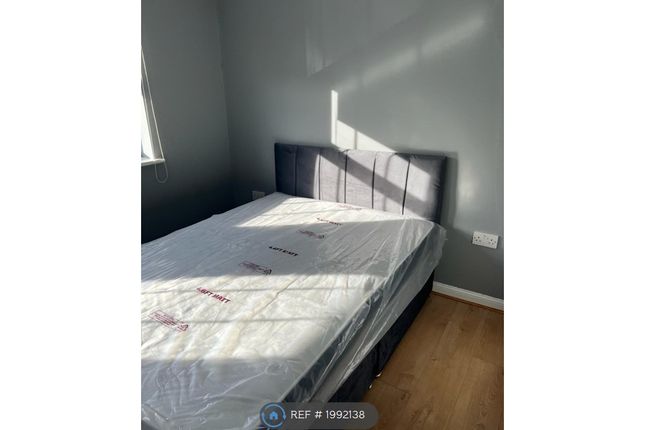 Thumbnail Room to rent in Eveas Drive, Sittingbourne